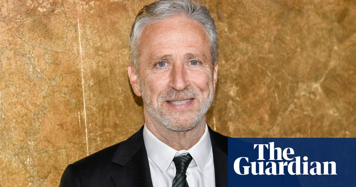 Featured image for "Jon Stewart Reveals Apple's Interference with FTC Chair Interview and AI Discussion"