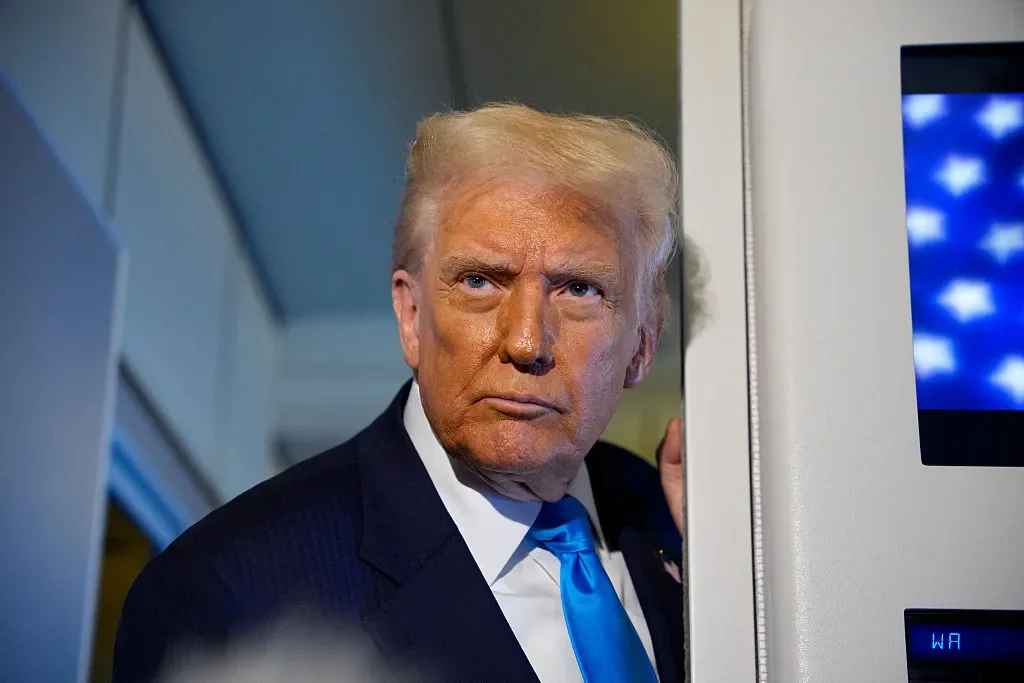 Polls Show Voter Frustration with Trump and Divided Midterm Outlook