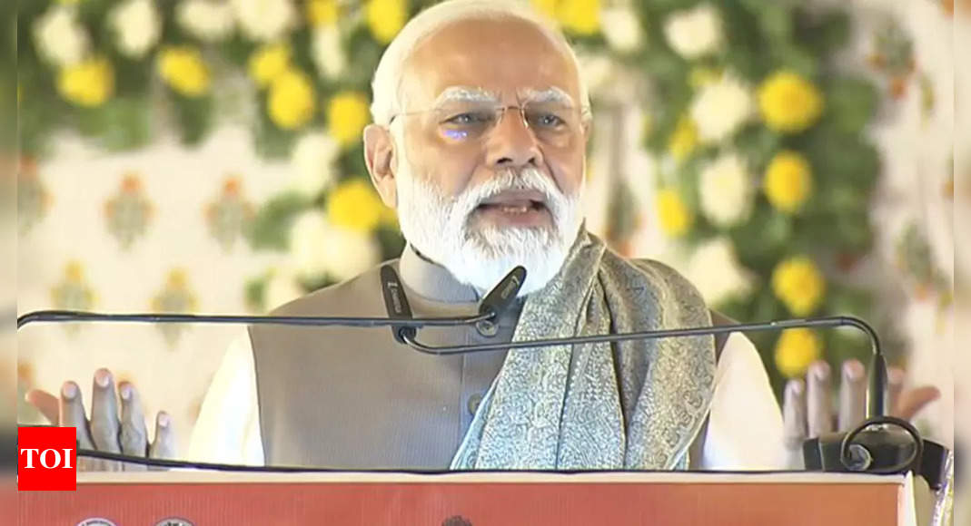 Featured image for "PM Modi's Vision for a Viksit Bharat: Small Cities, AI Technology, and 2047 Goal"