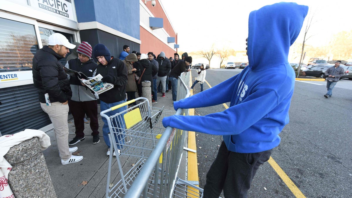 Featured image for Thanksgiving Store Closures and Openings: A State-by-State Guide