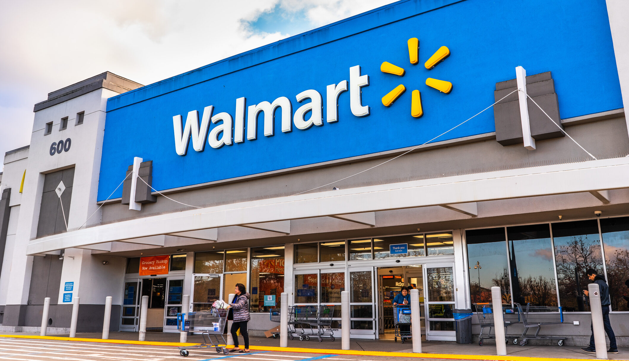 Featured image for Walmart Launches 'Dark Stores' to Boost Delivery and Compete with Amazon