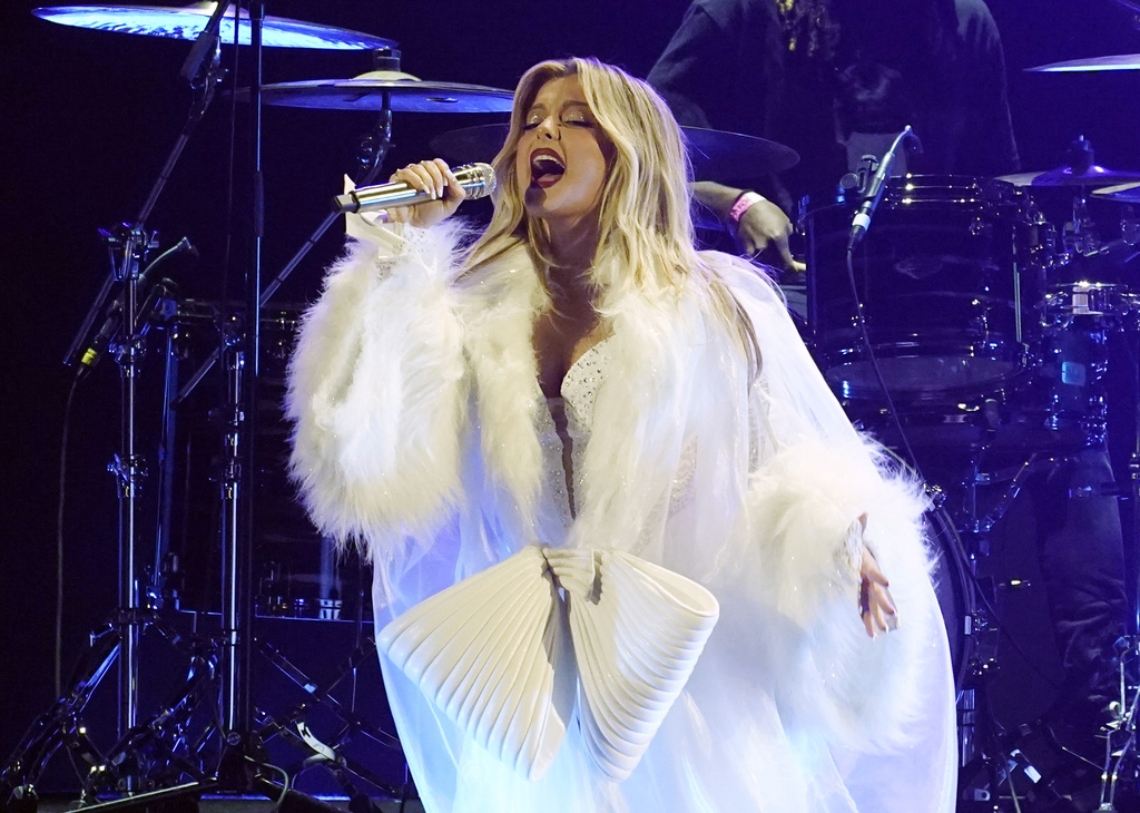 Featured image for Concert Safety Concerns Rise as Performers Face Dangerous Objects Thrown by Fans