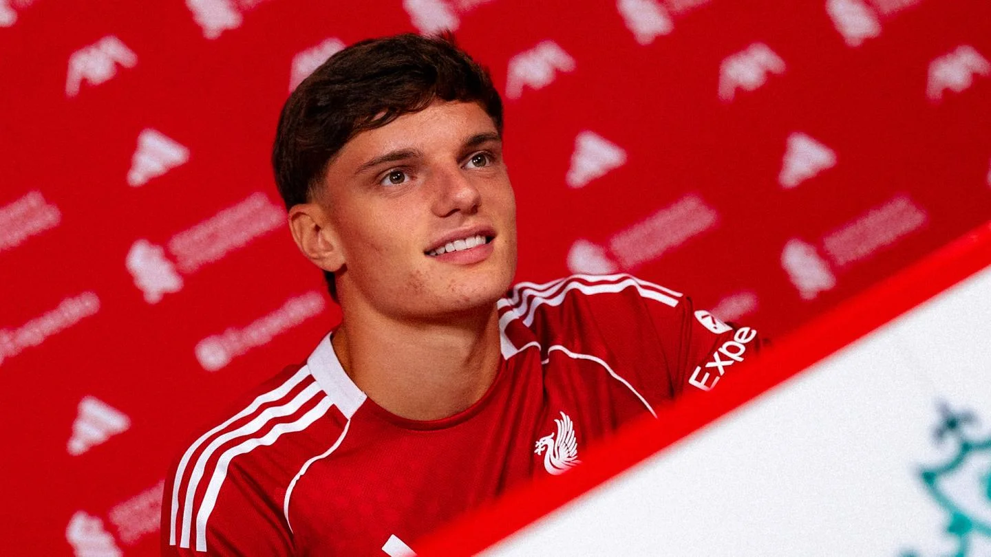 Liverpool's New Signing Giovanni Leoni: Italy's Defensive Rising Star