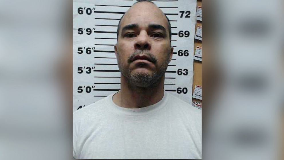 Convicted murderer escapes Atlanta facility, sparks statewide manhunt.