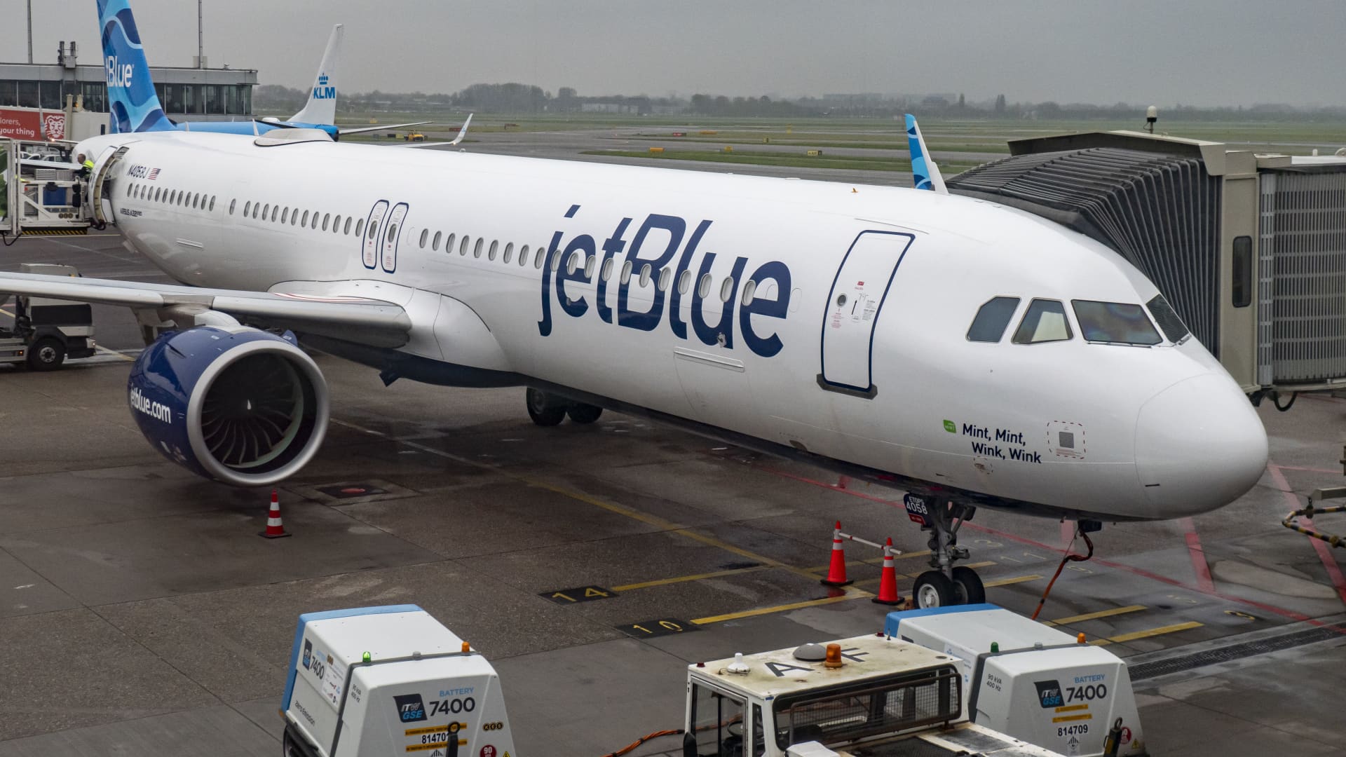 Featured image for JetBlue Streamlines Network with Route Reductions and Adjustments