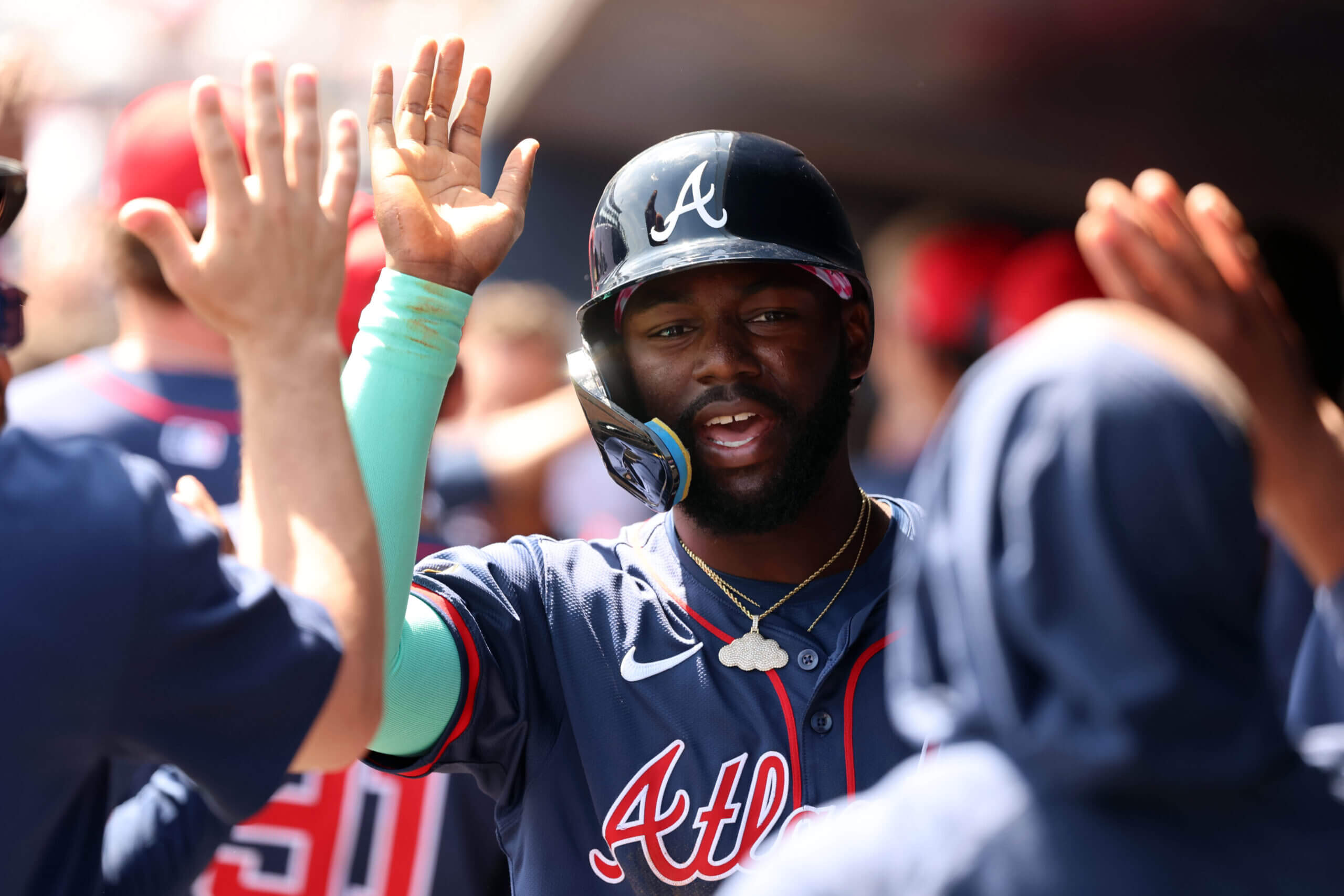 "Atlanta Braves Remain East Favorites; Dodgers Experience South Korean Baseball"