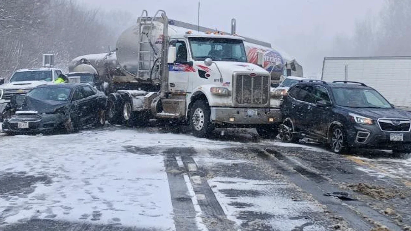40-vehicle I-81 pileup blocks Oswego County southbound lanes