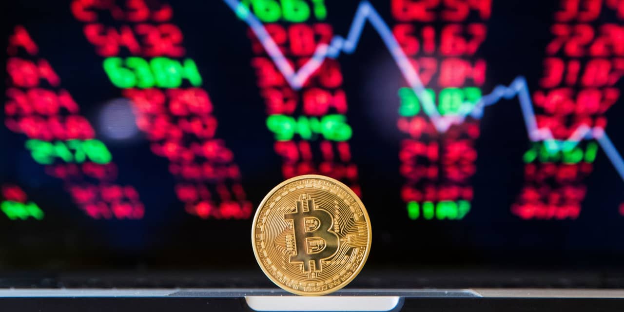 Binance's Withdrawal Halts Cause Bitcoin Price Fluctuations
