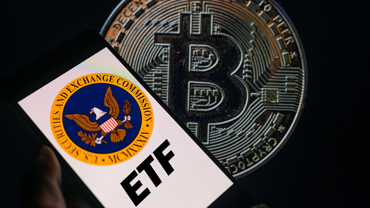 "Wall Street Firms' Resistance to Bitcoin ETFs Spurs Client Exodus to Crypto-Friendly Competitors"