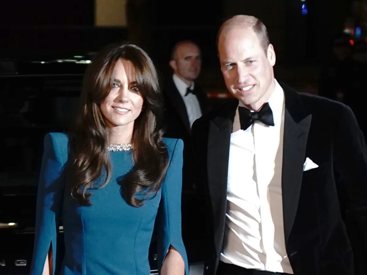 Featured image for Decoding Prince William & Kate Middleton's Relationship through 'Statement Gestures'