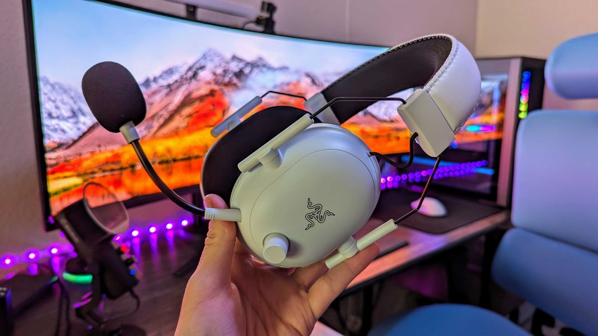 Featured image for "Razer Unveils BlackShark V2 Pro and V2 X Headsets for PlayStation and Xbox Consoles"