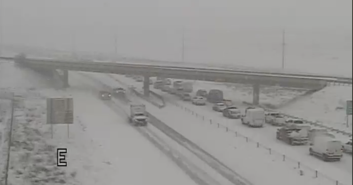 Featured image for Multiple Crashes Close Eastbound I-90 and Snoqualmie Pass Due to Hazardous Winter Conditions