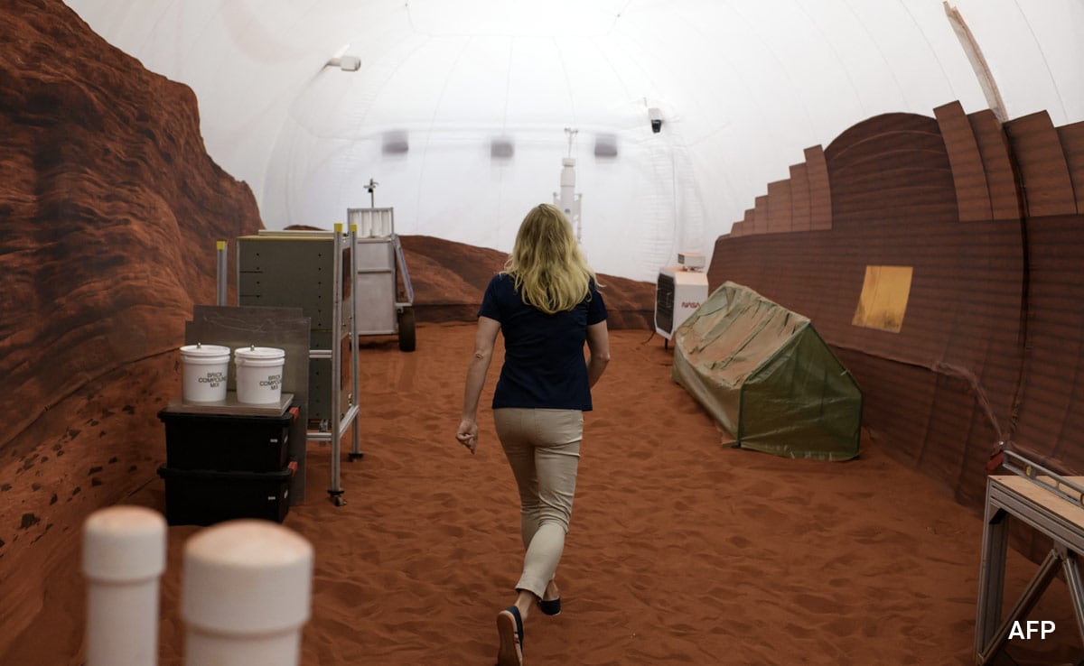 NASA unveils Mars habitat on Earth for year-long experiments with 4 volunteers.