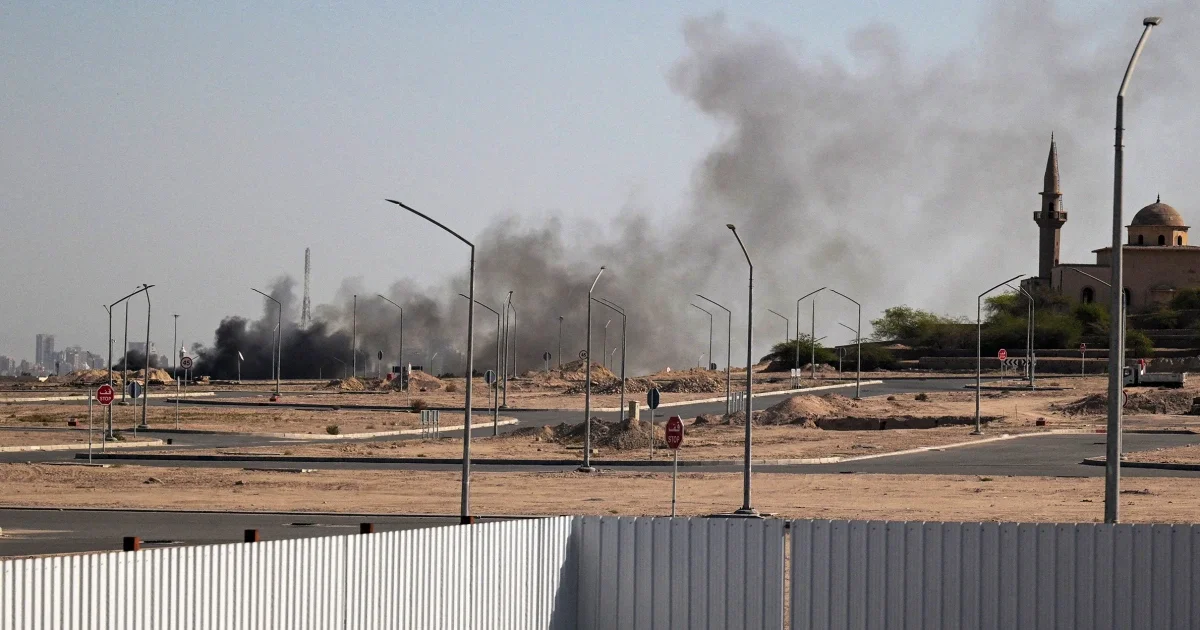 US urges departure as Middle East travel hubs shut and embassies pare services