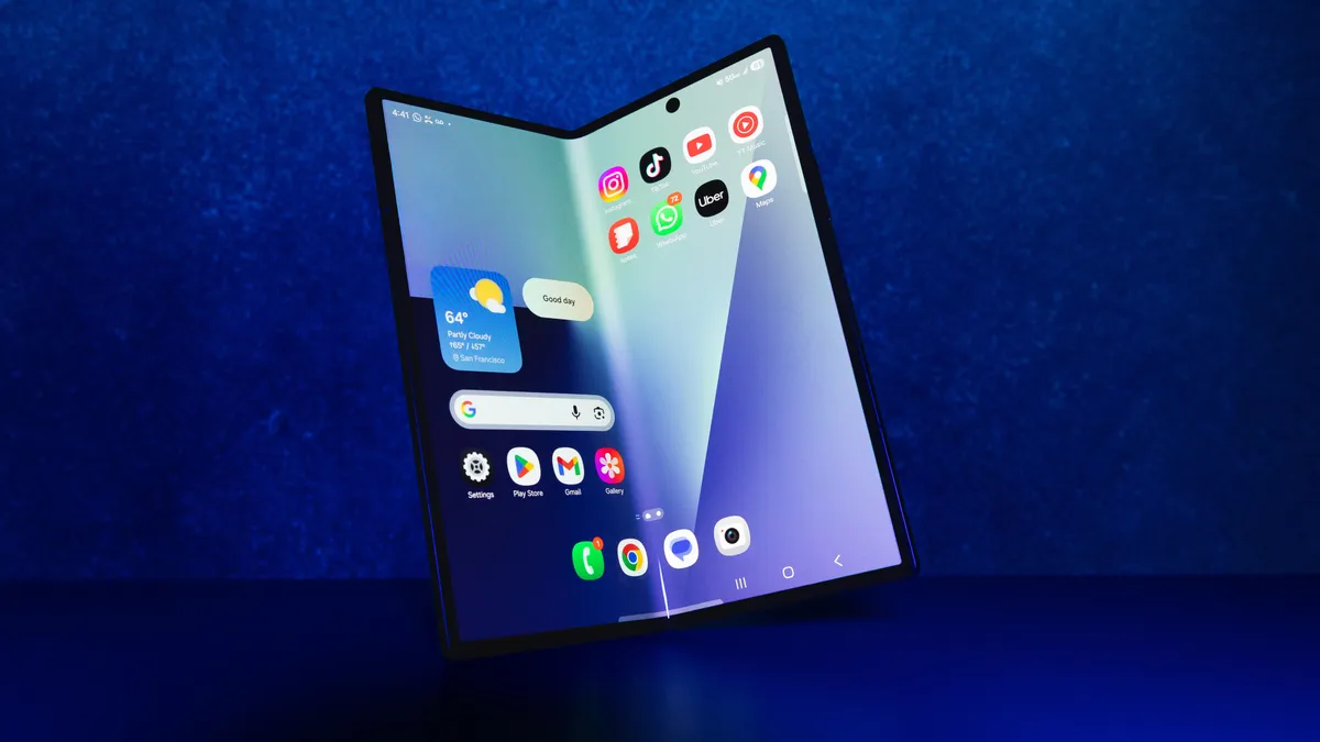 Galaxy Z Fold 7 Sets New Preorder and Sales Records