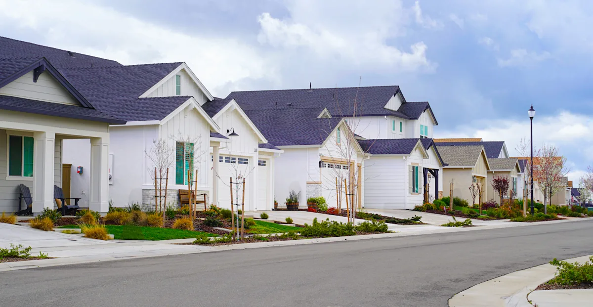 Featured image for US Housing Market Hits 5-Year Low Amid Economic Uncertainty