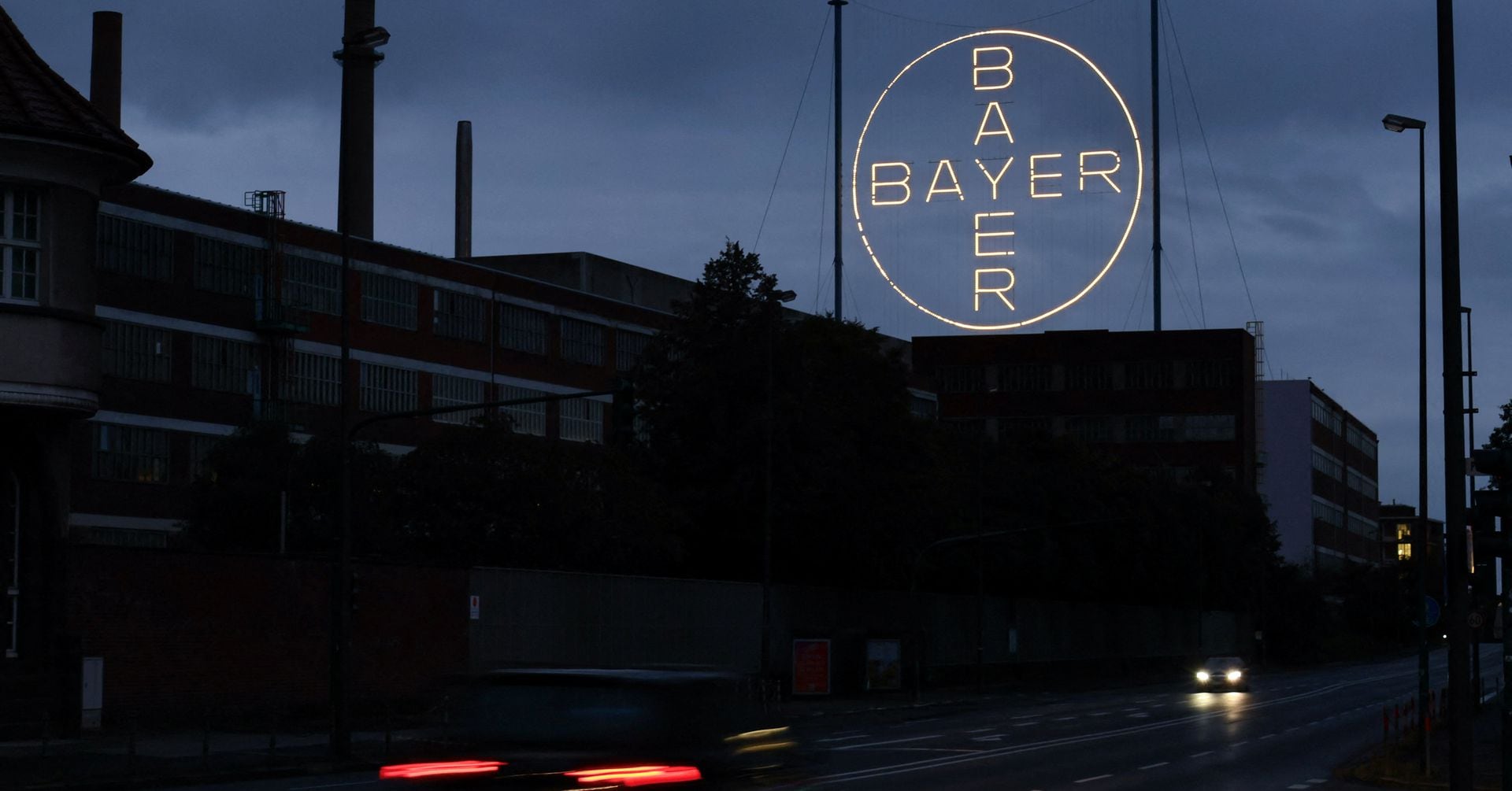 Featured image for "Bayer's Stock Plummets as Jury Awards $2.25 Billion in Roundup Case"