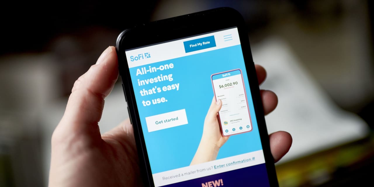 Featured image for Analysts Name SoFi Stock a Top Pick in Fintech, Expect Continued Growth