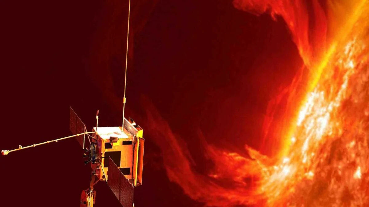 Featured image for Solar Orbiter Breaks Records with Extended Observation of Active Sunspot Region