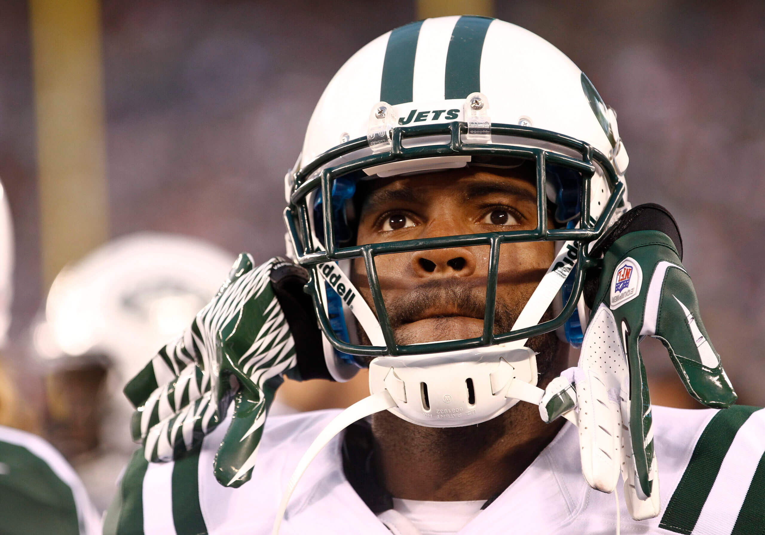 Featured image for Ex-NFL Star Braylon Edwards Saves 80-Year-Old Man in Locker Room Assault