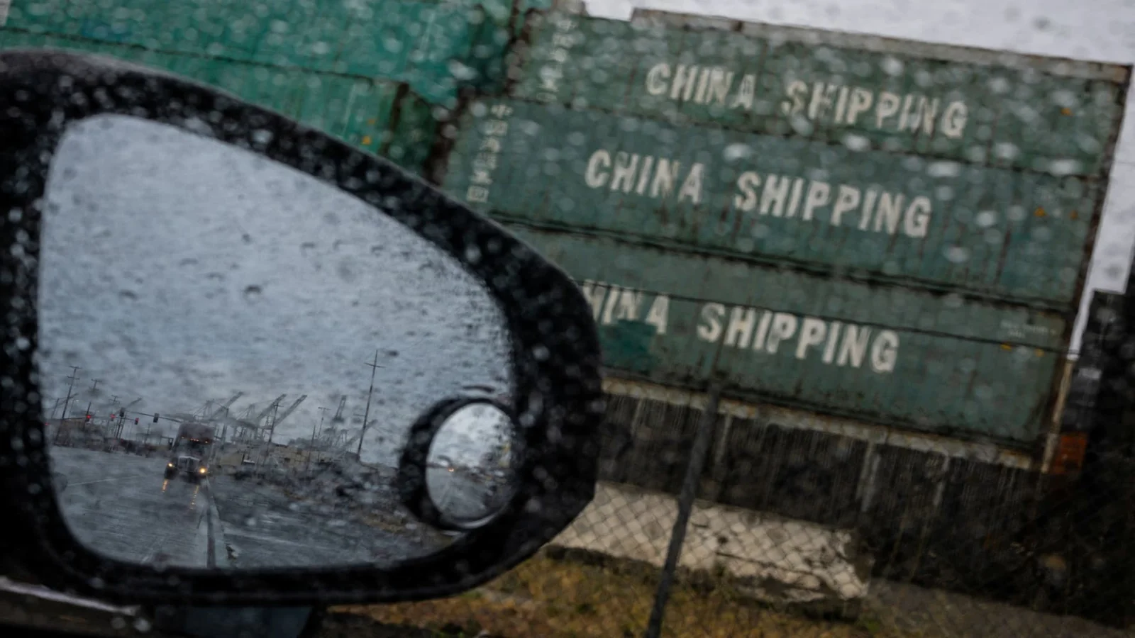 China’s Economy Grows 4.8% in Q3 Amid Investment Drop and Cautious Consumers