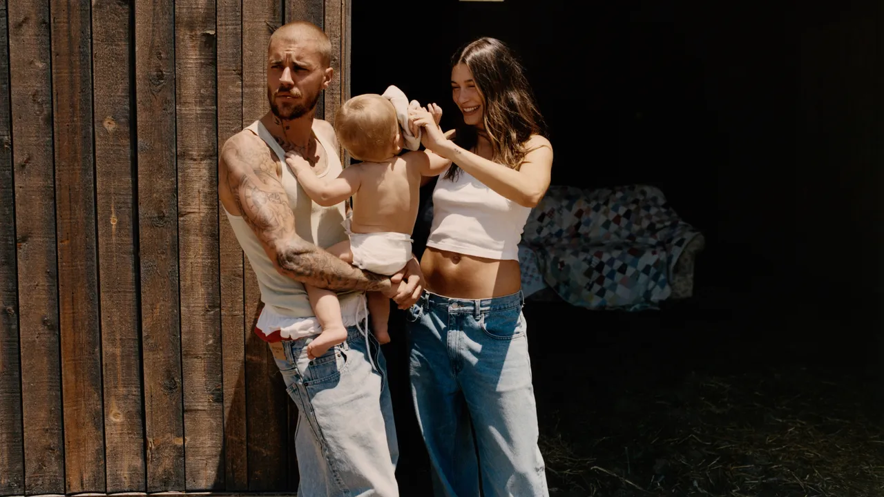 Featured image for Justin Bieber Drops Surprise Sequel Album 'Swag II' Tonight