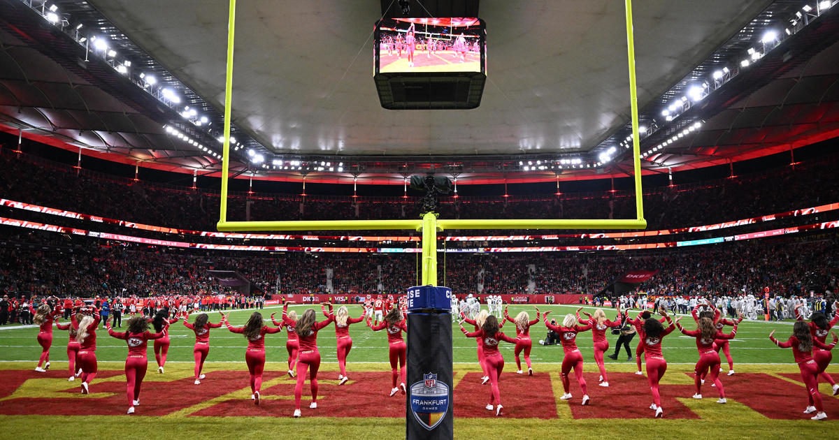 "Tragic Loss: Former Chiefs Cheerleader Krystal Anderson Dies After Childbirth"