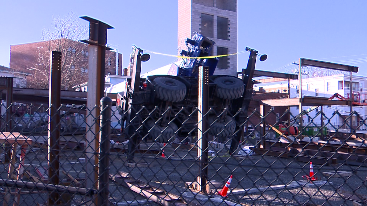 Construction site in Chelsea, Massachusetts experiences crane collapse.