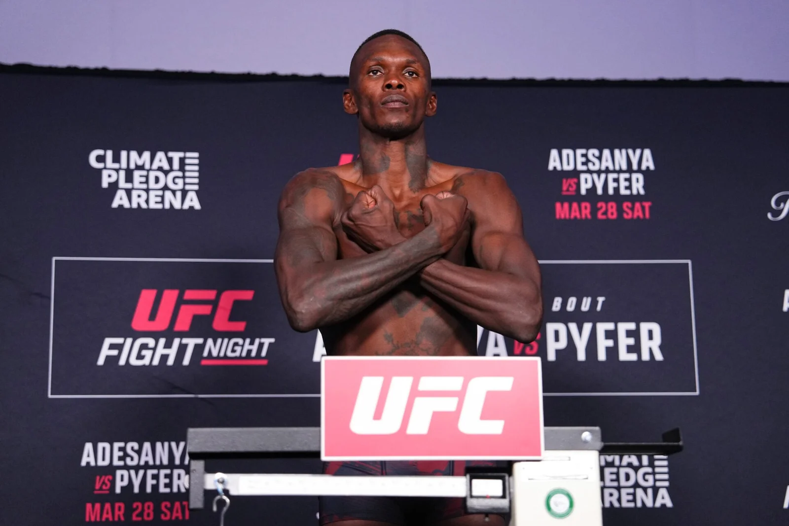 Adesanya's weigh-in sparks concern ahead of UFC Seattle comeback
