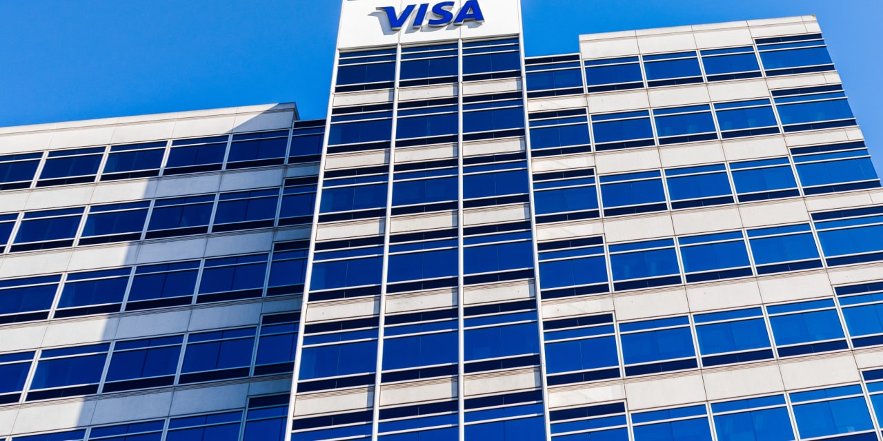 Visa's Earnings Beat Overshadowed by Stock Decline