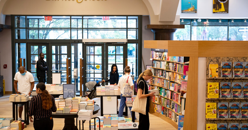 Featured image for "Barnes & Noble's Revamped Approach: Back to Basics for Success"