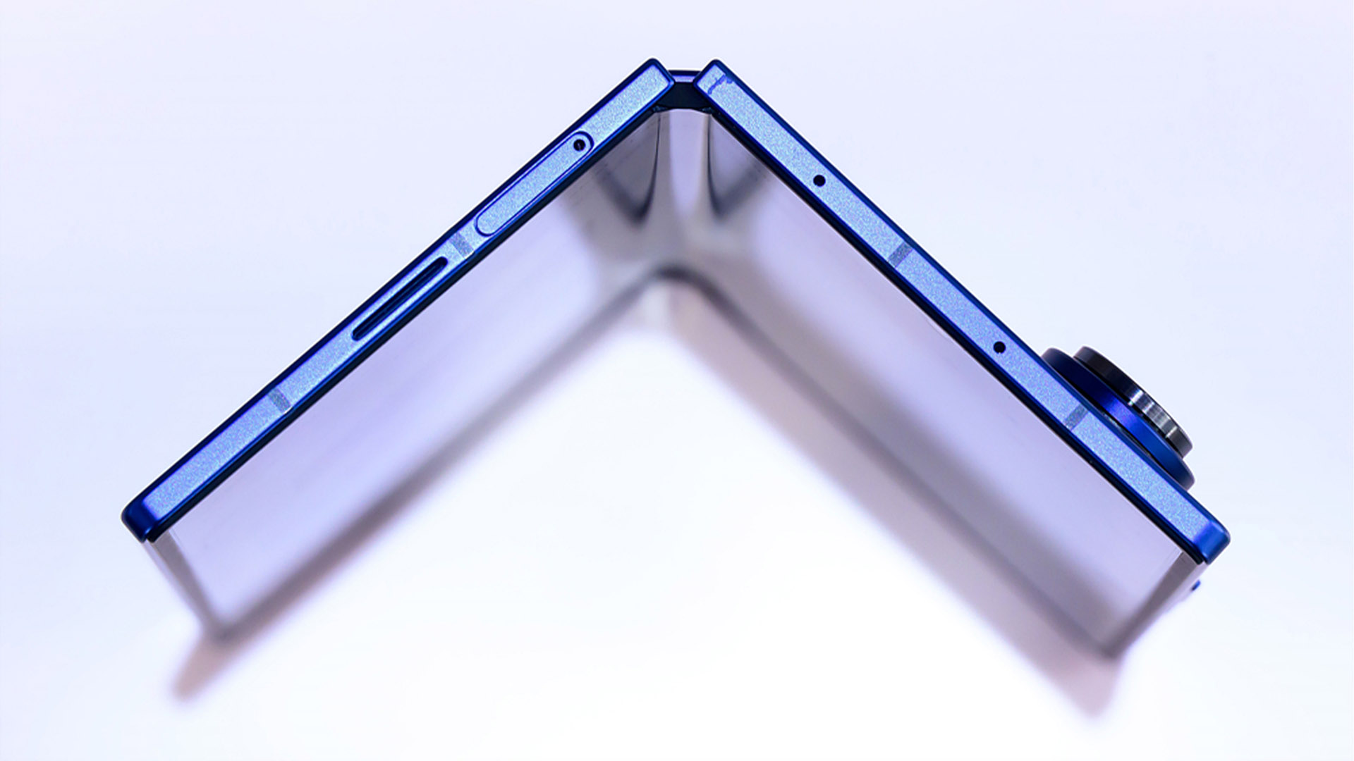 Featured image for Samsung's Galaxy Z Fold 8 Ultra and 'Wide Fold' to Compete with Apple’s Foldable iPhone in 2026