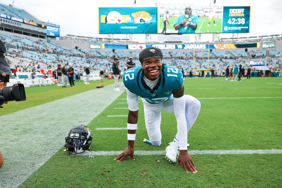 Featured image for Jaguars' Travis Hunter Excites Fans with Dual-Role Preseason Debut