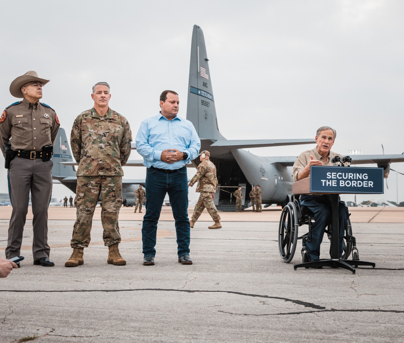 "Texas Governor Deploys Tactical Border Force Ahead of Title 42 Expiration"