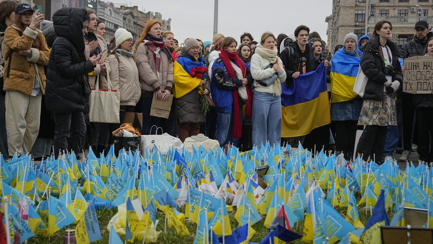"Anniversary of Russia-Ukraine War: Western Leaders Visit Kyiv Amid Odesa Drone Strike"