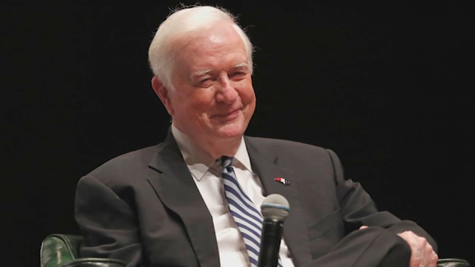 Featured image for Hundreds Gather to Honor Former NC Governor Jim Hunt at Funeral