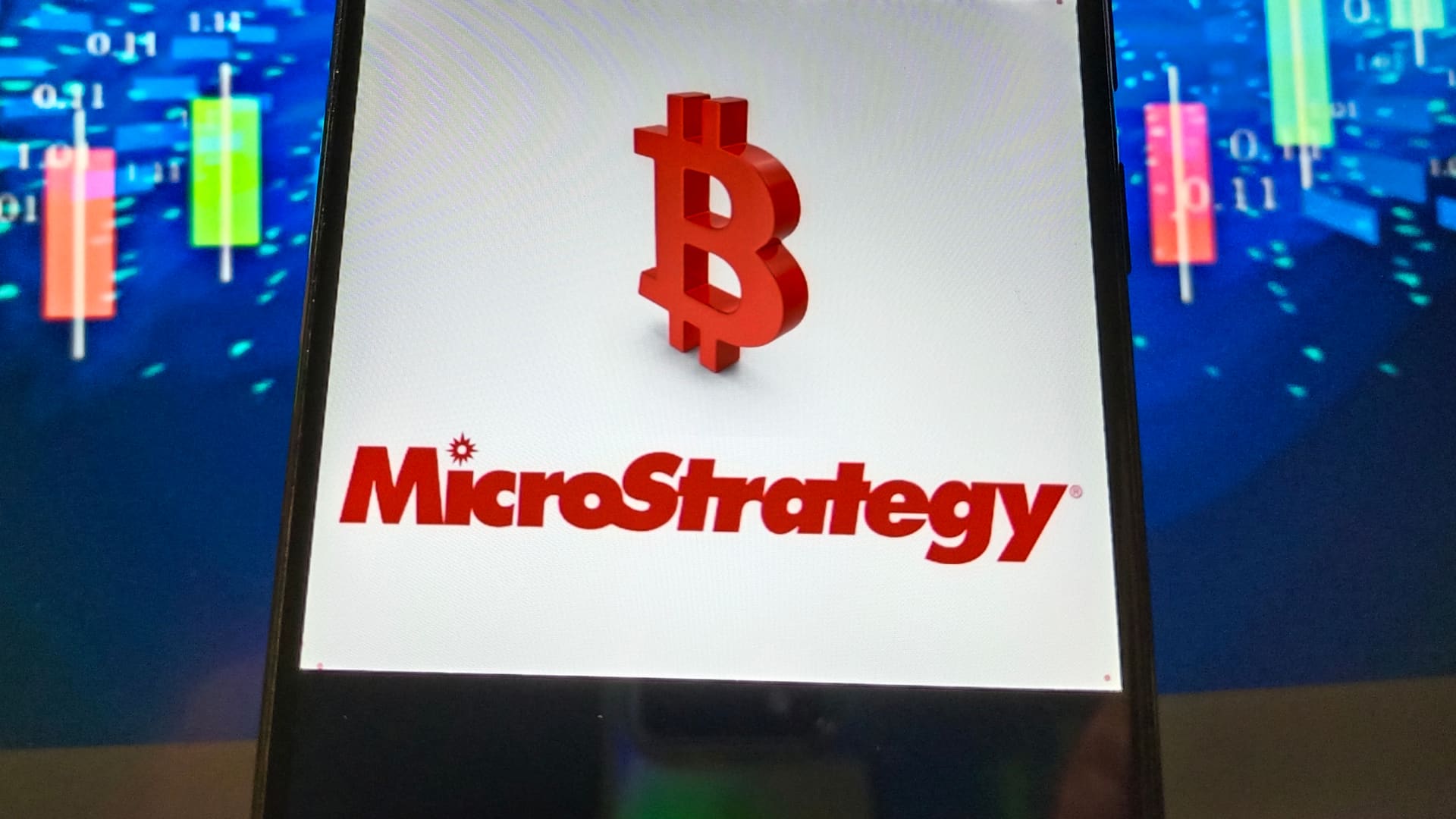 MicroStrategy's Bitcoin Strategy: A Hedge Fund Magnet and Wall Street Sensation