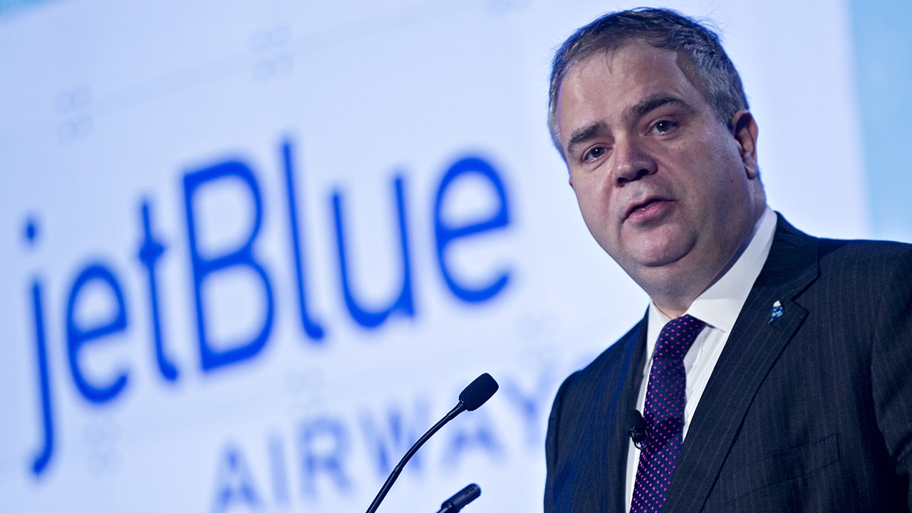 "JetBlue CEO Robin Hayes Announces February Departure"