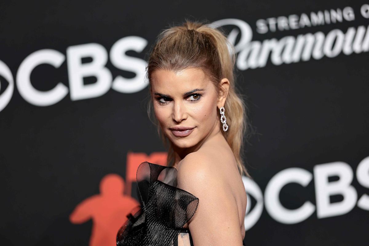 Featured image for Jessica Simpson Transforms for 'All's Fair' Role with Dramatic Prosthetics