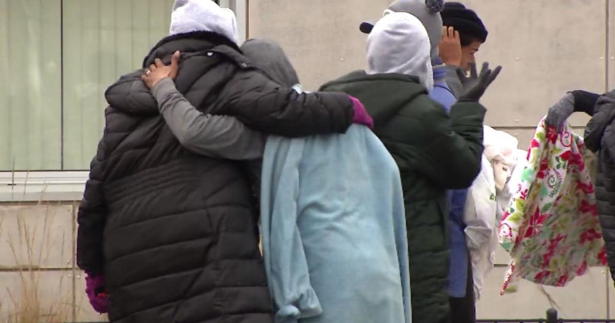 Featured image for "Texas Relocates Over 350 Migrants to Chicago via Rockford Airport"