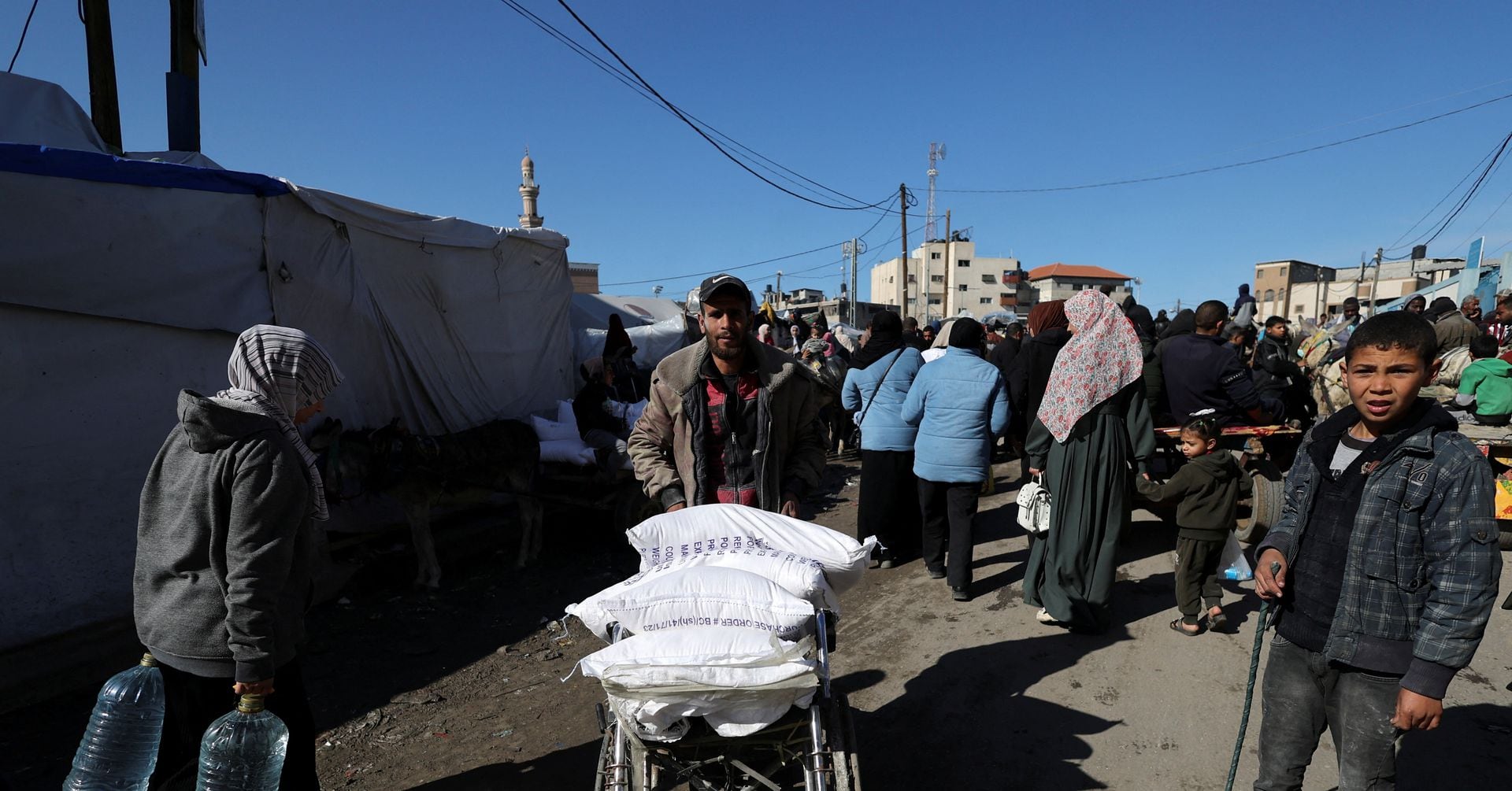 "Challenges and Progress in Ceasefire Talks Between Hamas and Israel"