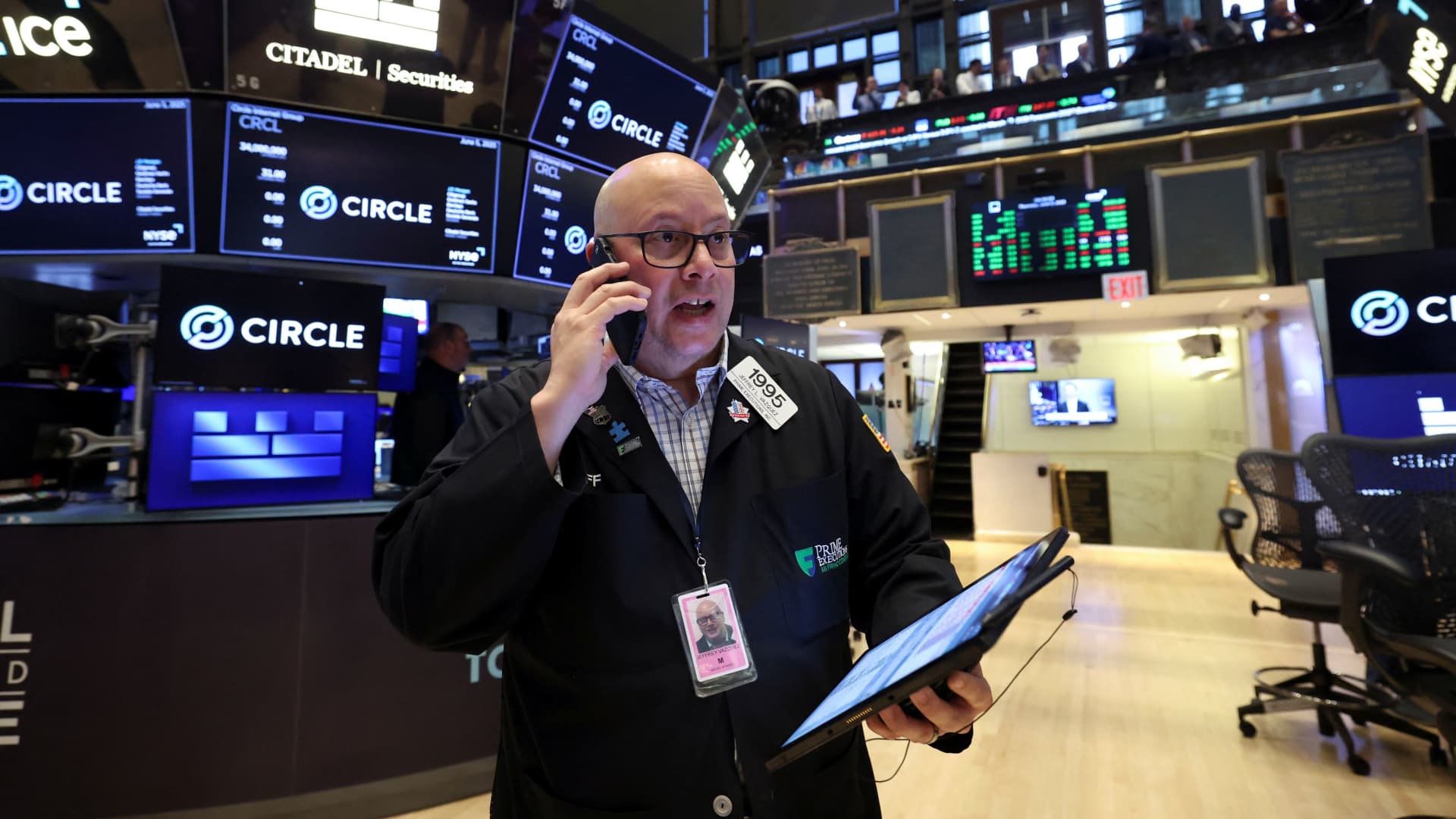 Markets Await May Jobs Data Amid Mixed Trading and Key Corporate Clashes