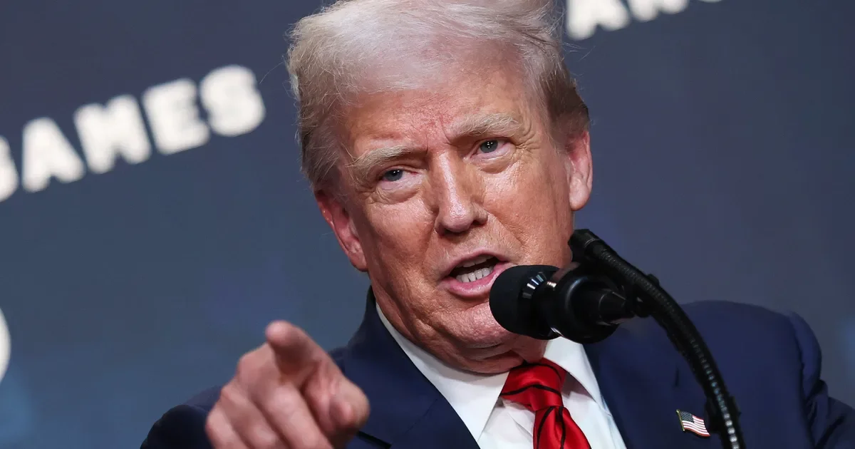 Trump Warns Hosts Amid Rumors of Howard Stern's Show Cancellation