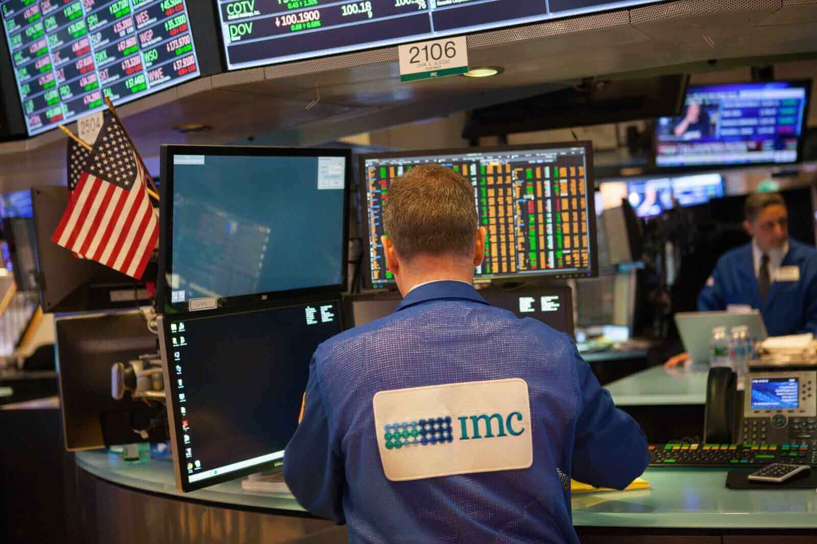 Futures Steady Before U.S. PMI Data and Powell Speech