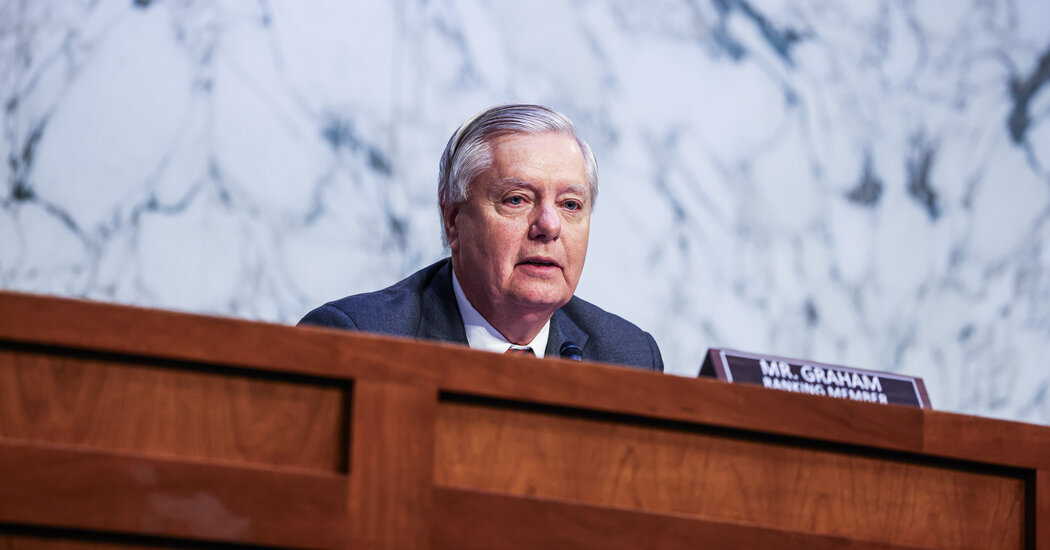 Georgia Panel Recommends Charging Lindsey Graham and Others in Trump Case