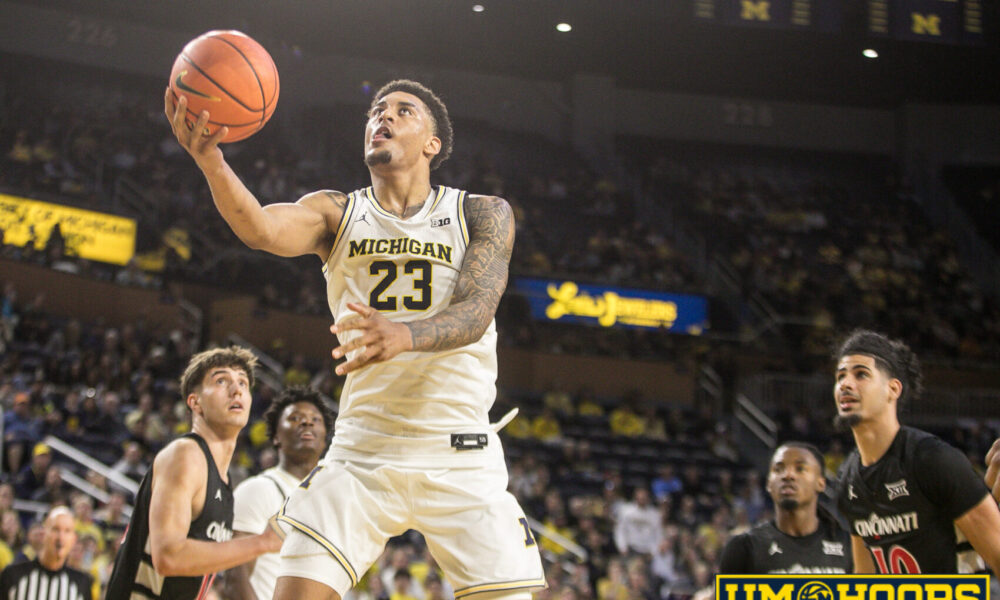 Featured image for Cincinnati Bearcats and Michigan Wolverines Face Off in Exhibition