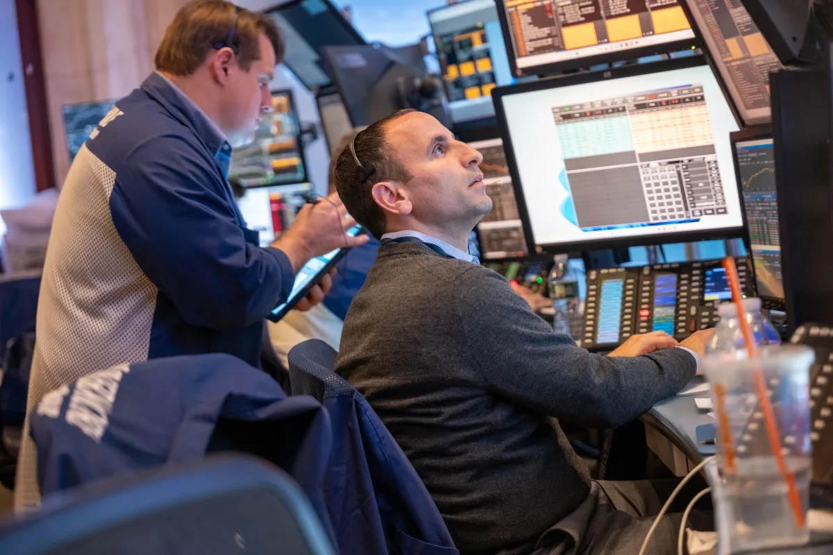 Stock market rally pauses, but blowout month still expected