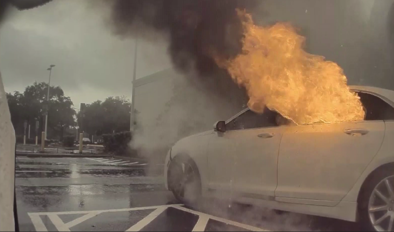 Florida Woman's Car Catches Fire with Children Inside During Alleged Shoplifting