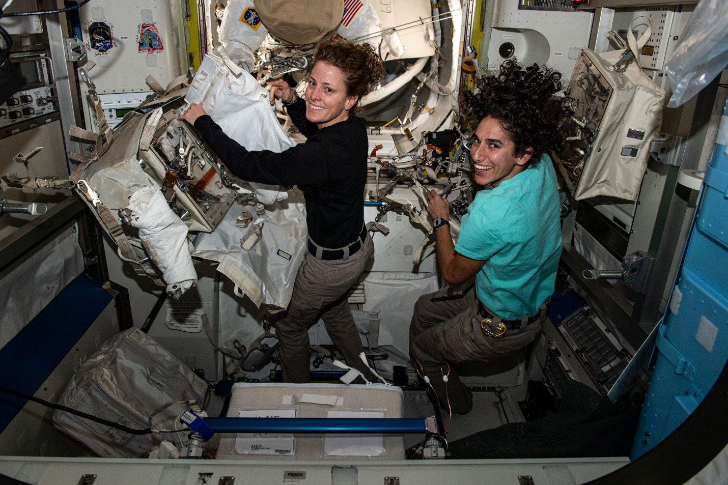 Featured image for "NASA Astronauts Engage with Students from North Carolina and Virginia"