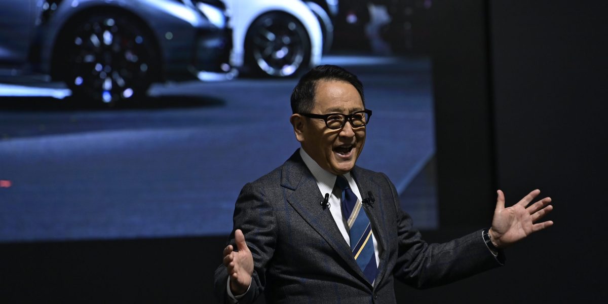 "Toyota Dominates Hybrid Market Despite EV Slowdown"